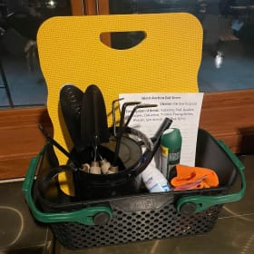 Garden Helpers Basket item