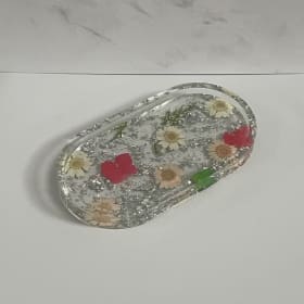 Oval epoxy tray from students item