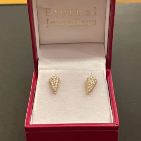 Ladies 14K and Diamond Earrings item