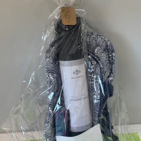 Yoga mat, yoga towel, yoga bag, 1hr yoga session item
