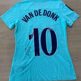 Daniëlle van de Donk Signed Home shirt item