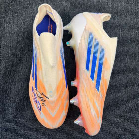 Paula Partido signed boots item