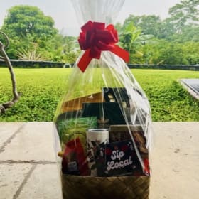 Kona Mountain Coffee Assorted 10 Item Gift Basket item
