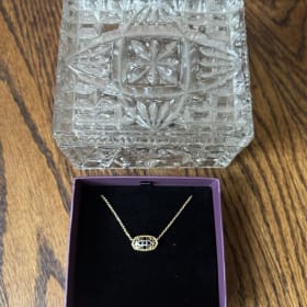 Elegant Kendra Scott Elisa Necklace & Crystal Box item