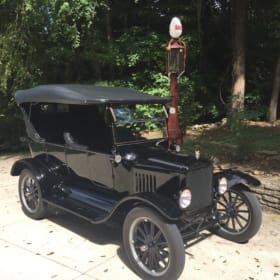 Photo of A Ride in David Boyd's 100+ Year Old Model T