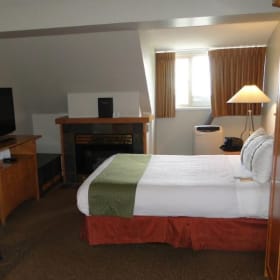 2 Nights for 2 to 4 people at the Whistler Peak Lodge item