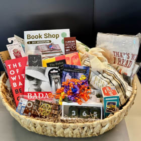BOOK LOVERS item