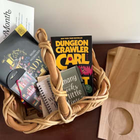 Book Lovers Dream! item