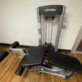 Life Fitness Leg Extension item