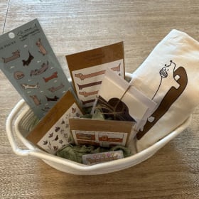 Photo of “Weiner Basket” Gift Set