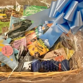 HEADLINER: Wallis & Son Pet Supplies Doggy Hamper item