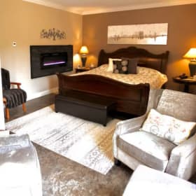One-Night (King Suite) at Riverside Rest B&B, Rosebud item