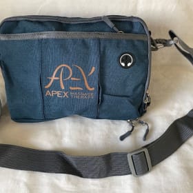 One-hour massage & backpack item