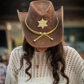 VOTRE CATÉGORIE : Chapeaux de cowboys + dérivés item