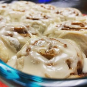 1 large cinnamon rolls pack - 9x13 tray item