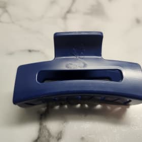 Grande pince bleue item
