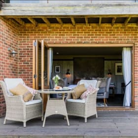 Champagne, Dinner, Bed & Breakfast for 2 @ Jack Russell Inn item