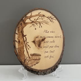 Œuvre sur bois pyrogravée par l'artisan Bruno Croteau item