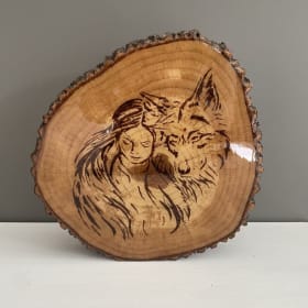 Œuvre sur bois pyrogravée par l'artisan Bruno Croteau item