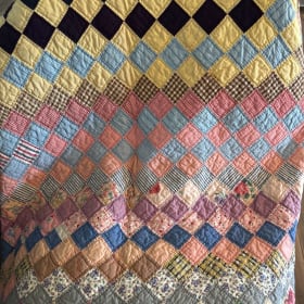 Vintage Quilt Traditional Trip Around the World Patchwork item