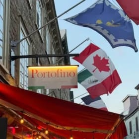 Rose Hôtel Invisible + Carte Cadeau 200$ Portofino item