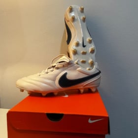 Men's Nike Soccer Cleats (Size 11) item