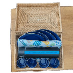 Gift Basket 5 Old fashioned Picnic Basket item