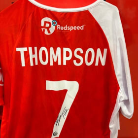 Seb Thompson no 7 Size M item