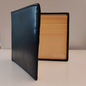 Coach Men's Billfold Wallet item