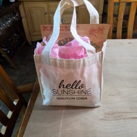 Waukon, Iowa’s Own “Maui Sunshine” Gift Bag item