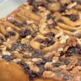Sticky Bun with Walnuts & Raisins item
