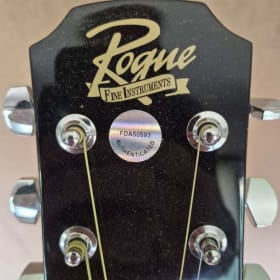 Garth Brooks Signed Acoustic Guitar item