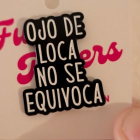 Ojo de Loca Pin item