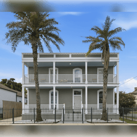 New Orleans Garden District Upscale AirBnB Escape item