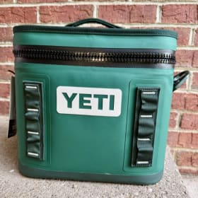 Yeti Hopper 8 Cooler item