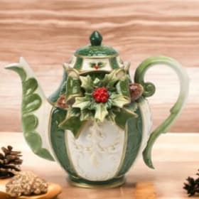 Cosmo Christmas Tea Pot & Tea Accessories item