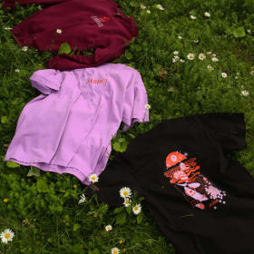 T-Shirt item