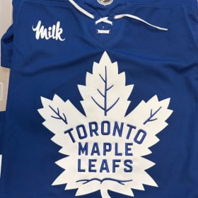 Toronto Maple Leaf Nylander Signed Jersey item