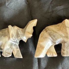Vintage carved Elephant s item