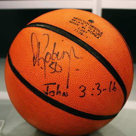 David Robinson Autograhed Basketball with John 3:3-16 item