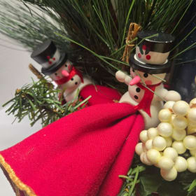 Deluxe Vintage Christmas Gift Basket item