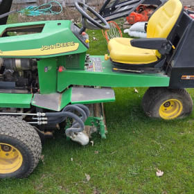 John Deere Mower # 1 (POOR CONDITION> DOES NOT RUN) item