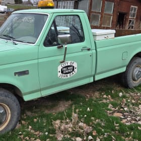 1993 Ford F250 Truck with Tommy Lift Tailgate item