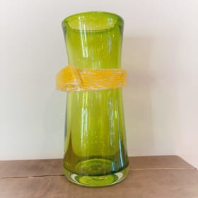 Vase en verre soufflé (vert) item