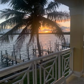 One week stay in Pineapple Paradise item