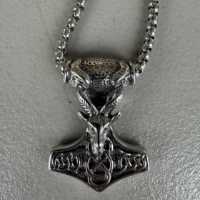 Necklace item