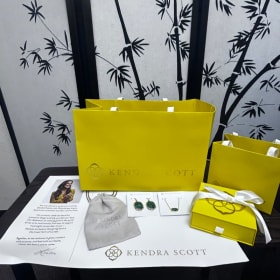 Kendra Scott Set item