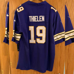 🏈 Signed Adam Thielen Vikings Jersey item