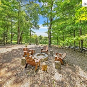 Photo of Kenny's Mountain Getaway - Near Boone, NC