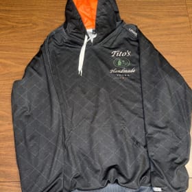 🏒 Tito’s Handmade Vodka Black Hoodie SIZE LARGE item
